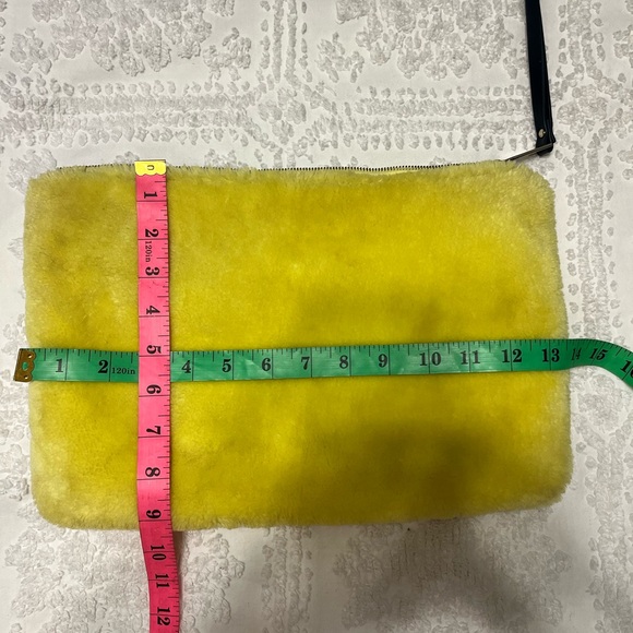 SOLD ! Fluffy yellow faux fur clutch by Zara - Picture 12 of 12